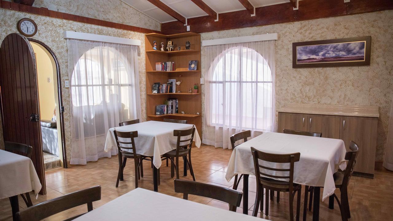 Отель Hostal Solor Сан-Педро-де-Атакама Экстерьер фото